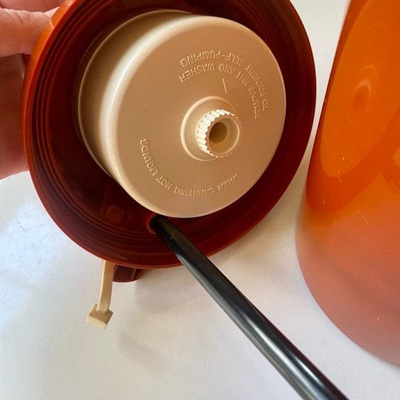 Vintage Aladdin Rust Pump•A•Drink Jug, 2 Liters - Picture 13 of 16